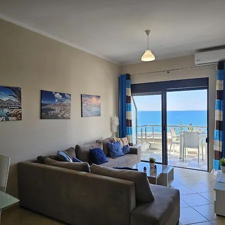 Apartment In Saranda With Stunning Sea View شقة
