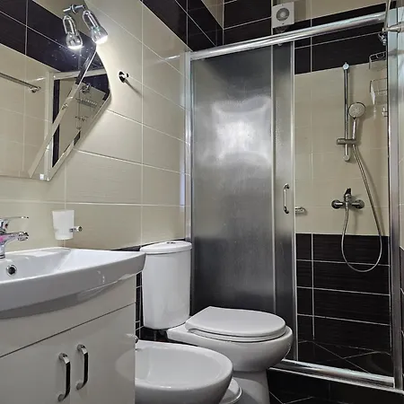 Apartment In Saranda With Stunning Sea View ساراندا