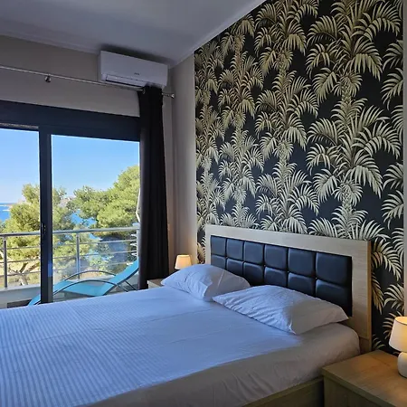 Apartment In Saranda With Stunning Sea View شقة